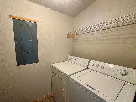 4th image of 75 Ouray Rd