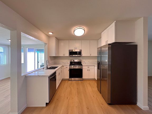 3rd image of 10436 Glenellen Ave