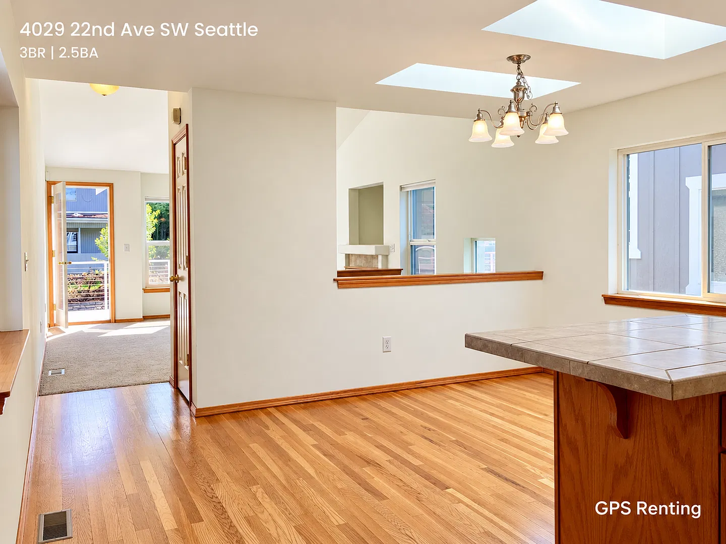 Charming Seattle Home with Spacious Living & Prime Location — Photo 3