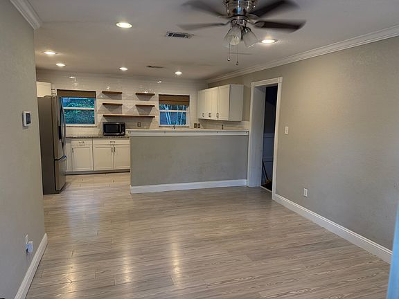 3rd image of 607 Ferretti Ave