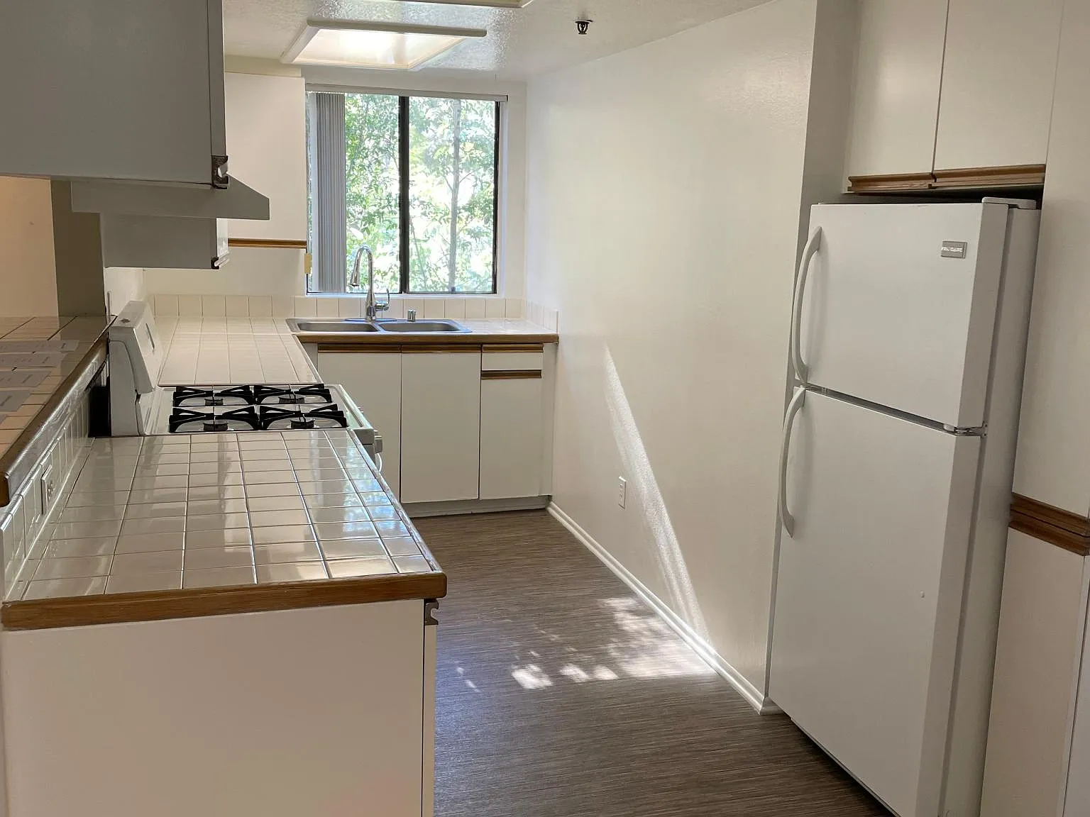 1255 Midvale Ave — Photo 3
