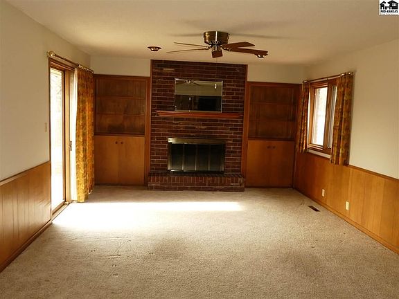 2nd image of 801 Lochinvar Ln