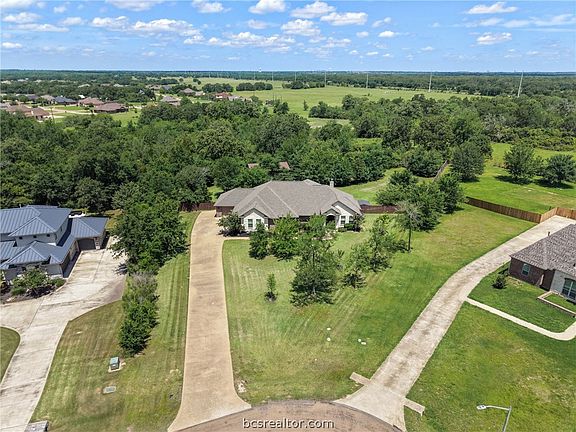 3rd image of 5028 Vintage Oaks Ct