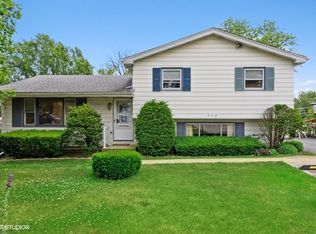 929 Meadowlawn Ave, Downers Grove, IL 60516