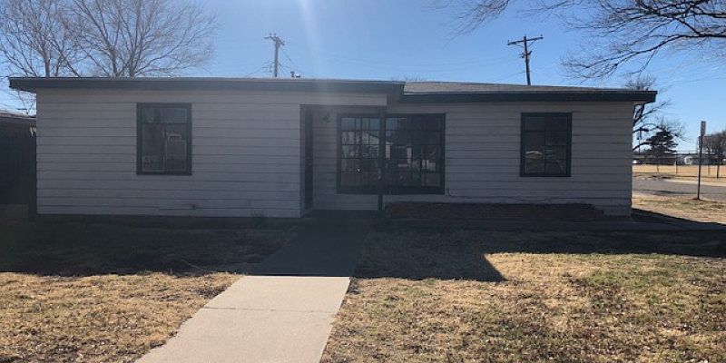 1st image of 4200 SE 15th Ave