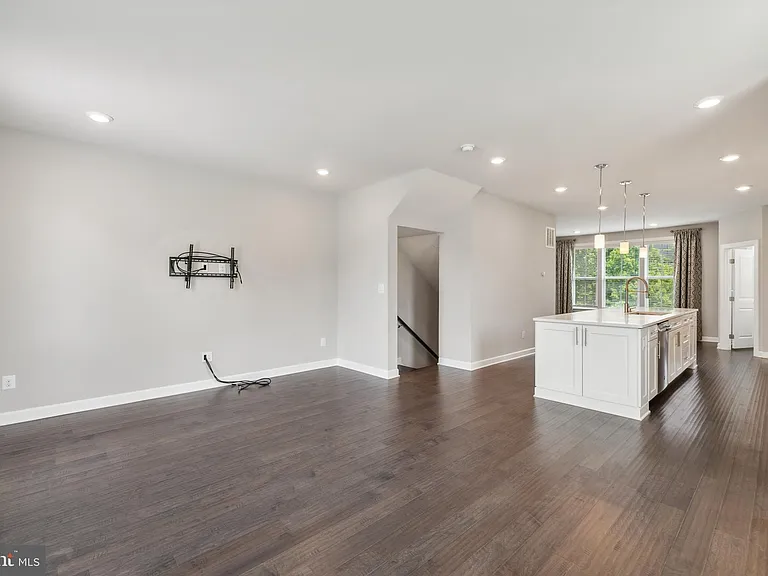 13212 Woodland Park Rd — Photo 16