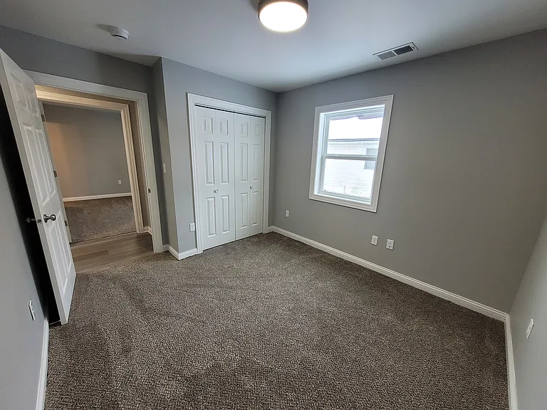 640 W Walnut St — Photo 14