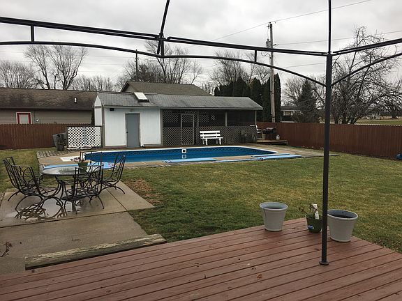 2nd image of 133 W Lutz Dr