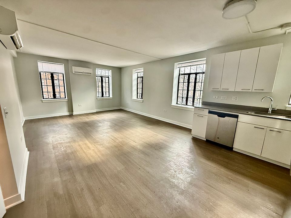 1st image of 2040 W Diversey Pkwy #201