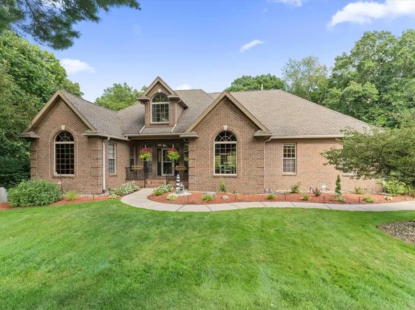 1695 Signal Point Dr, Niles, MI 49120