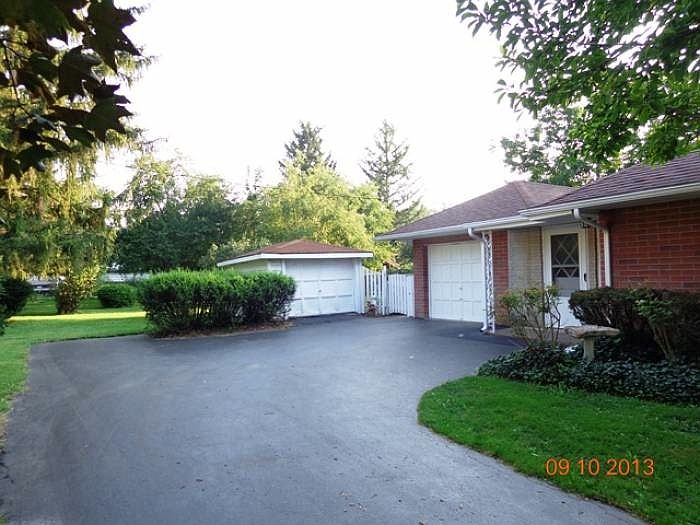 2nd image of 342 Fairlawn Pl
