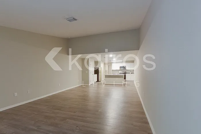 3 bed, 2.0 bath, 1400 sqft, $1,574 — Photo 4