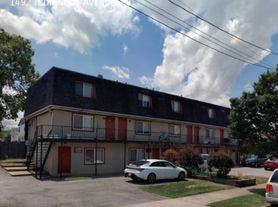 1492 Indianola Ave