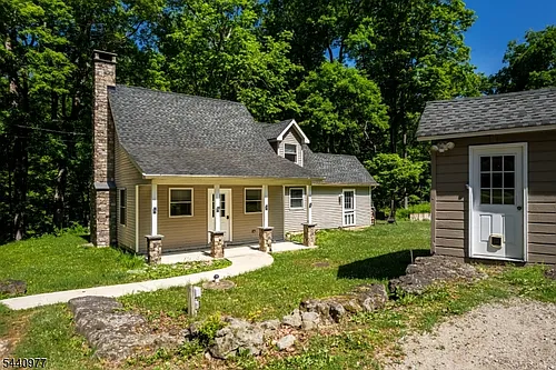 4 Gordon Ln Photo 1