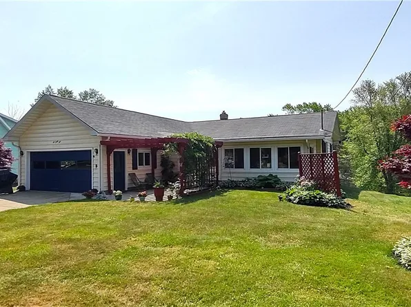 645 Lake Rd, Conneaut, OH 44030