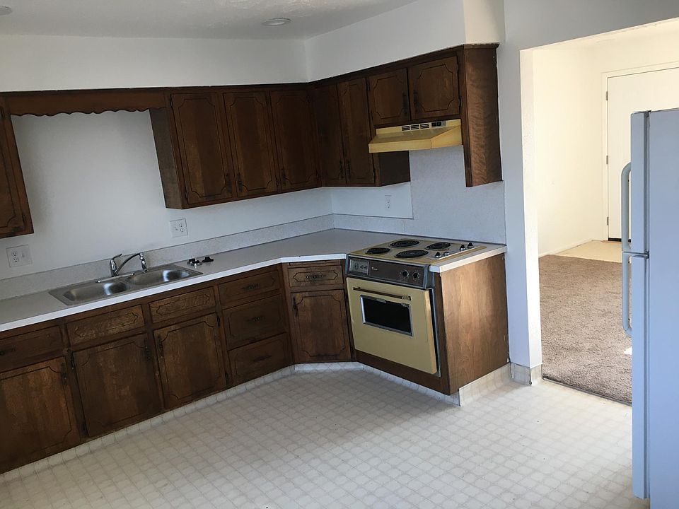 2nd image of 205 Hansen Ave #4