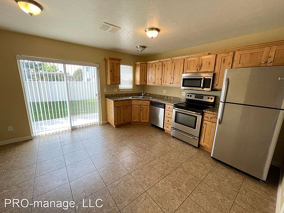 5th image of 2139 12th St #2139