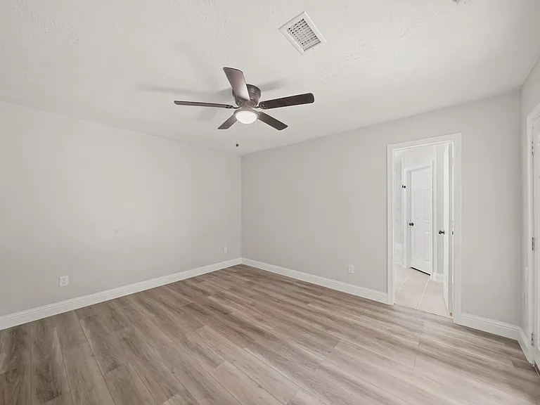 22039 Rivermead Dr — Photo 14