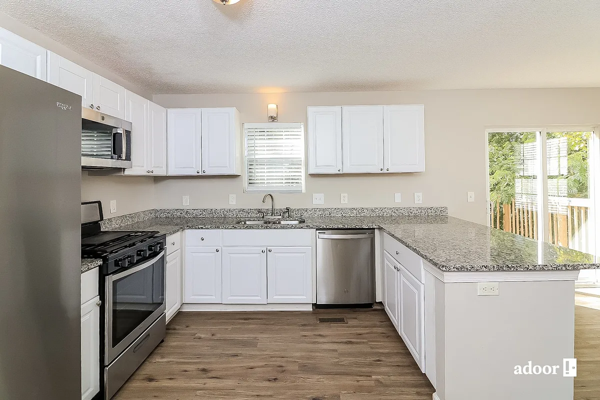 Building Photo - 1778 Graywood Dr SE