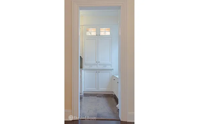 Sold by Douglas Elliman | media 20