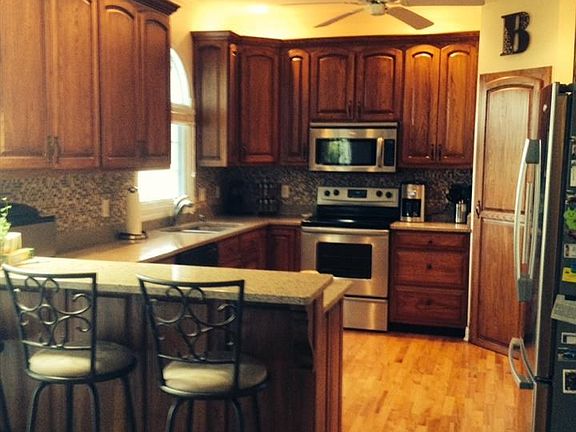 3rd image of 250 Spring Valley Dr