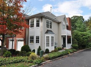 18 Kensington Dr, Randolph, NJ 07869