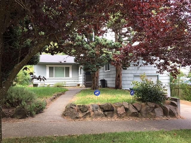 2nd image of 940 N 87th St