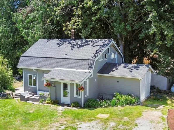 3066 Gold Crescent Court, Camano Island, WA 98282