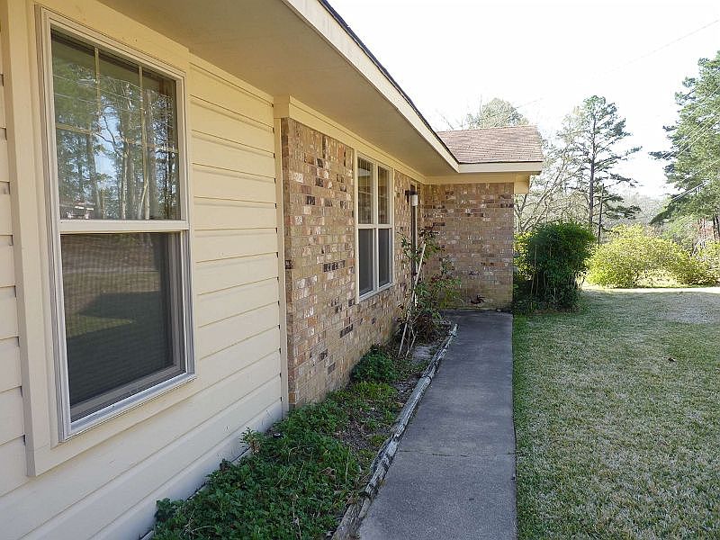 1st image of 130 Crestwood St