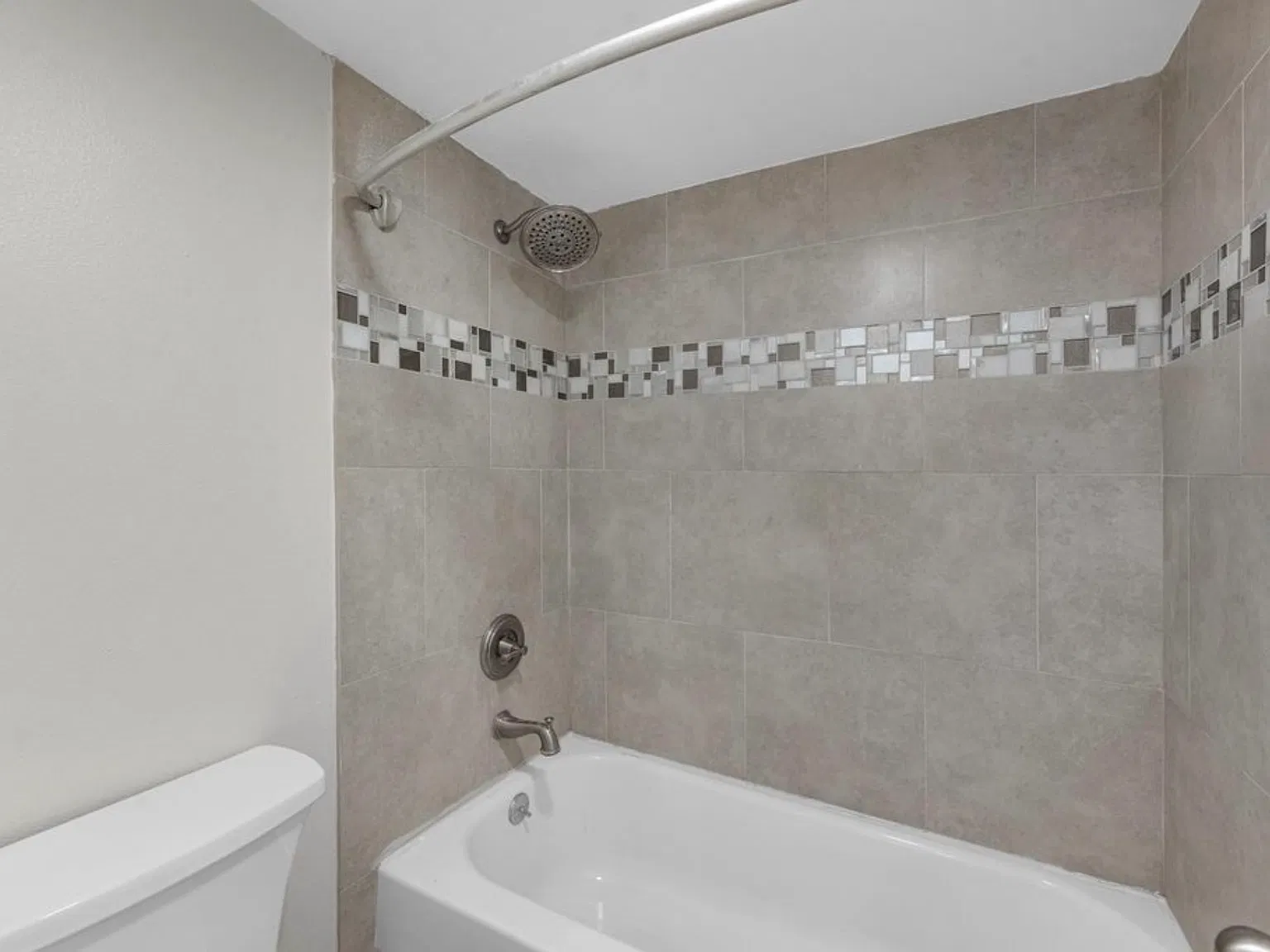 1 bed, 1000 sqft, $950 — Photo 3