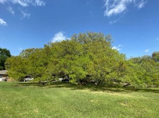 1819 Y U Jones Rd, Thompsons, TX 77469