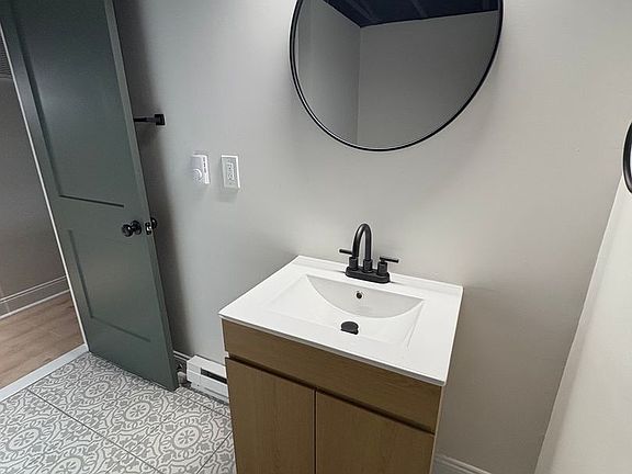 4th image of 4400 Asbury Ave