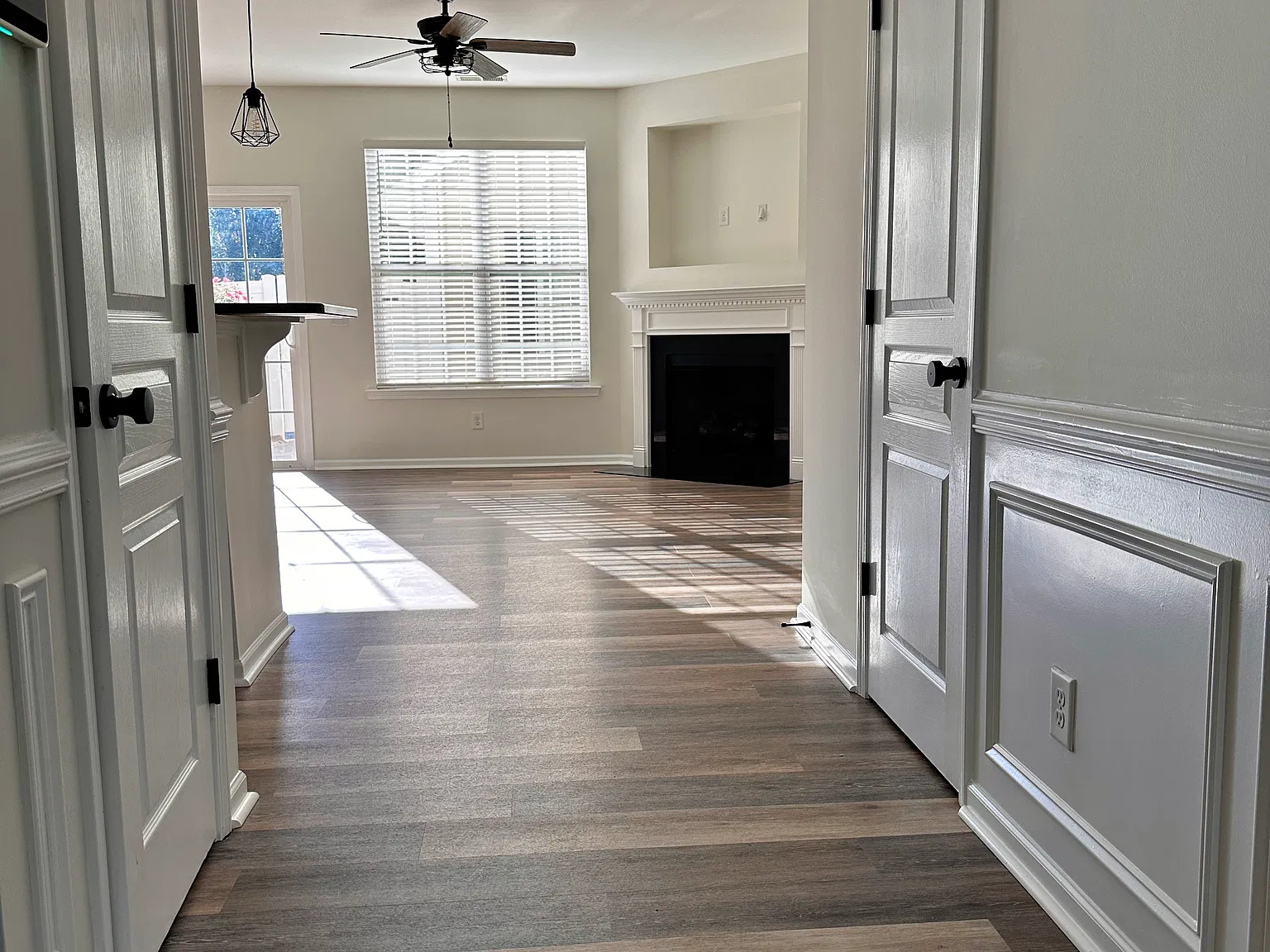3 bed, 2.5 bath, 1496 sqft, $1,950 — Photo 2
