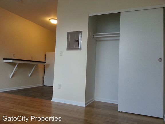 4th image of 1819 N Cambridge Ave APT 304