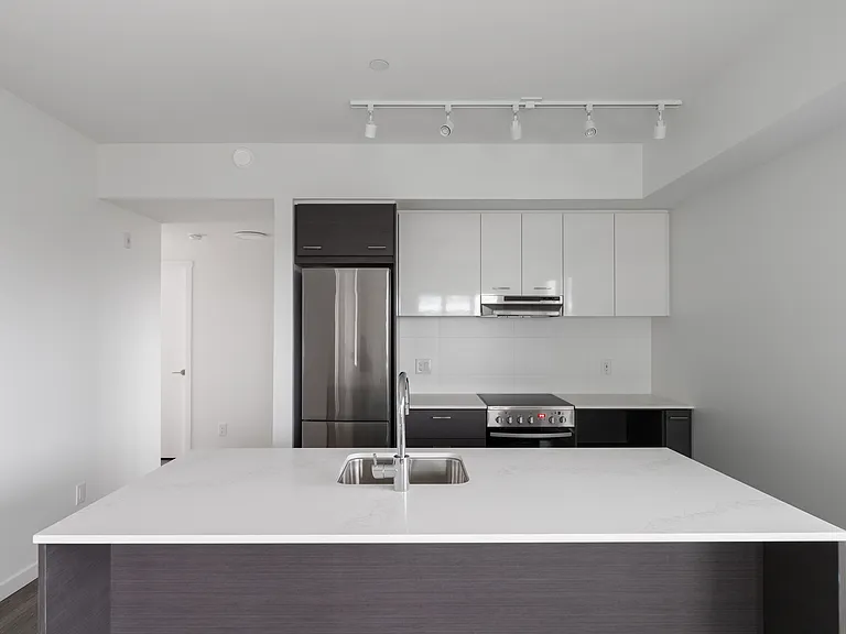 537 Foster Ave — Photo 63