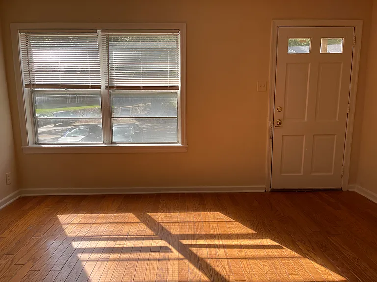 1663 Valley Ave — Photo 5