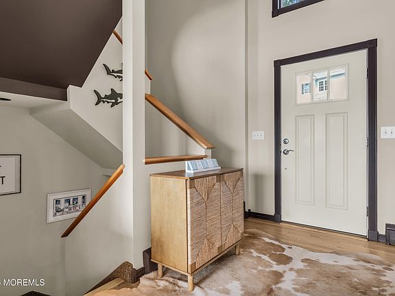 4th image of 1421 Summit Place