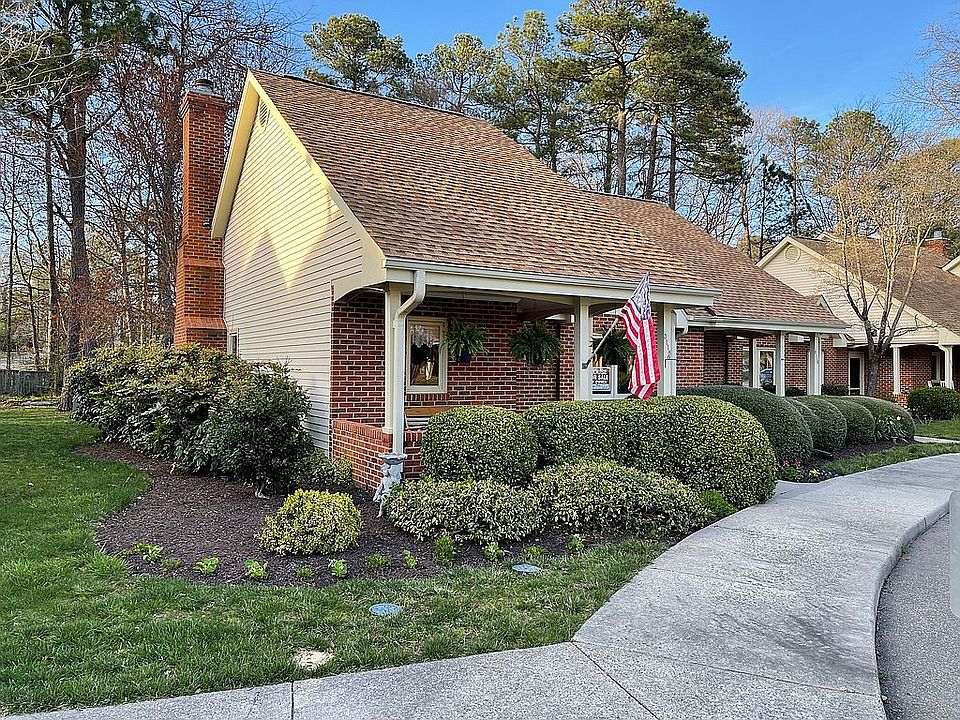 1st image of 3118 Lake Village Dr