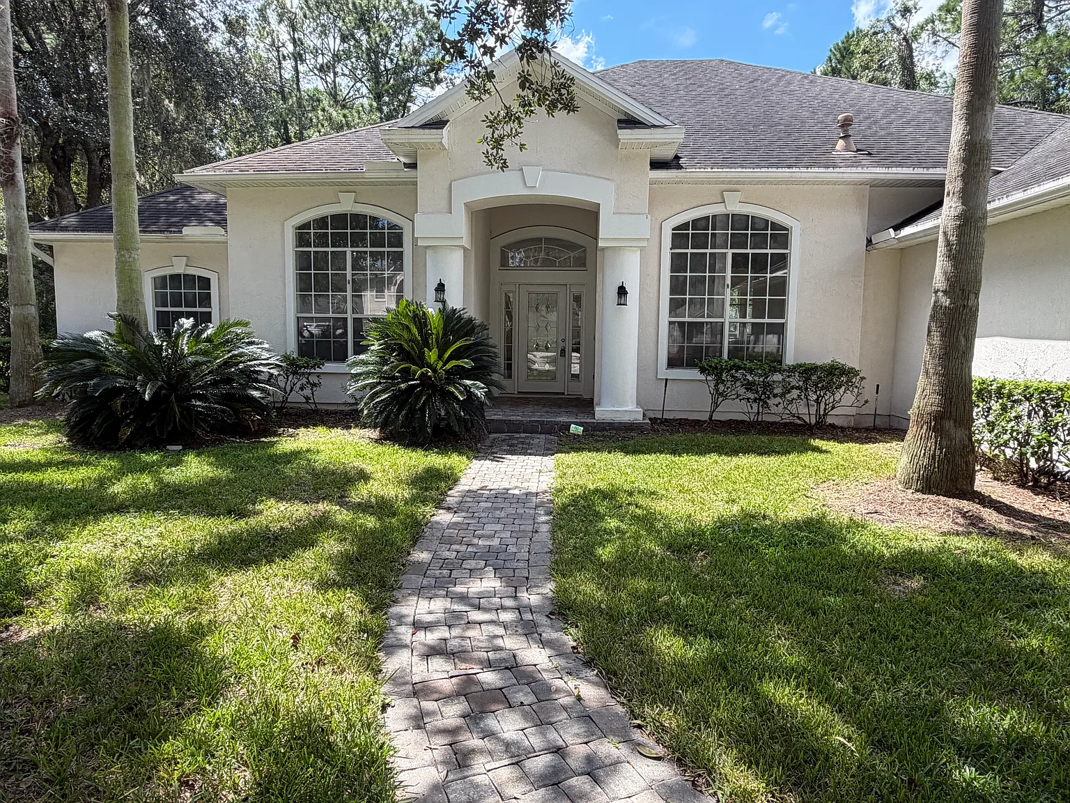 5 bed, 3650 sqft, $4,500 — Photo 2