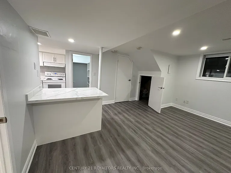 50 Marbury Cres #LOWER — Photo 34