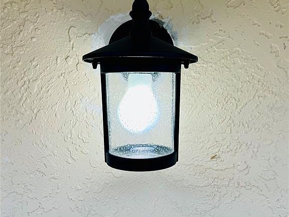 3rd image of 4565 SW 38TH PLACE