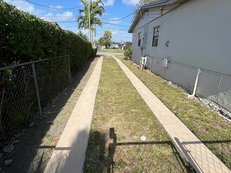 4501 SW 104th Ct — Photo 8