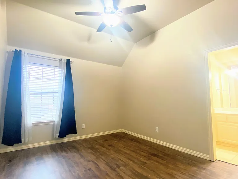 11563 Avondale Dr — Photo 9