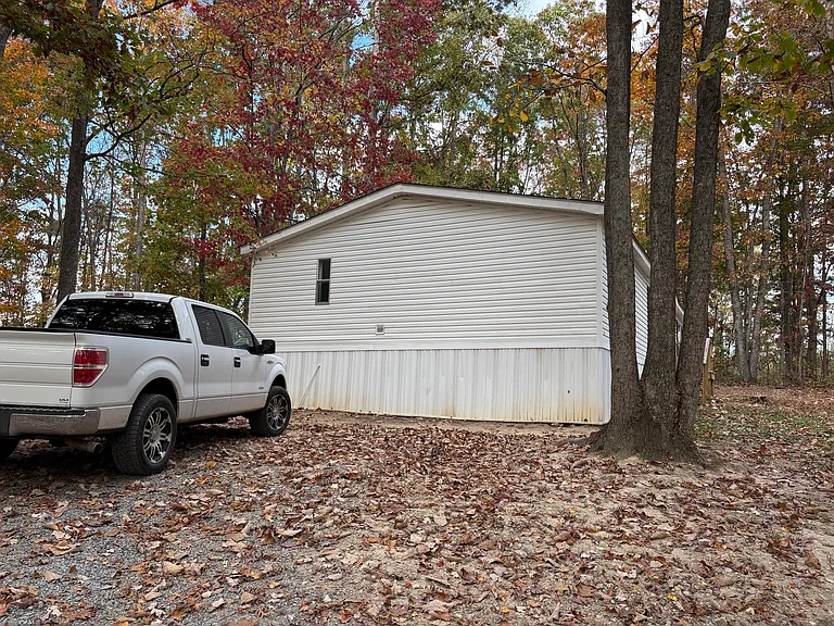 329 Hollybrook Ln — Photo 5