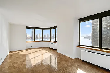 Rented by R New York