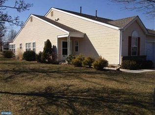 18 Clifford Dr, Mount Laurel, NJ 08054
