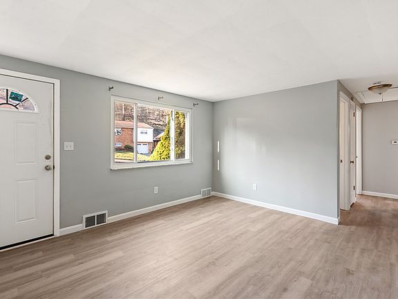 3rd image of 218 Northmont Dr