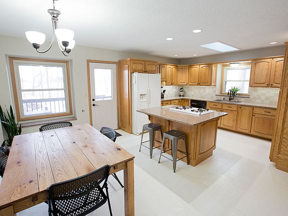 3rd image of 1004 Diahann Dr