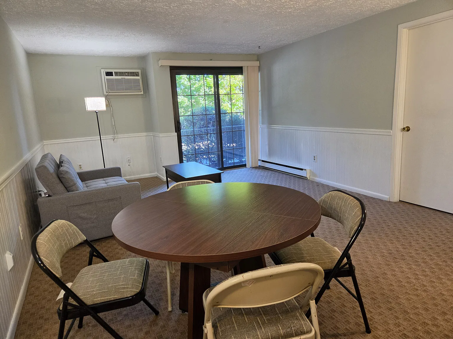 1 bed, 725 sqft, $1,950 — Photo 4