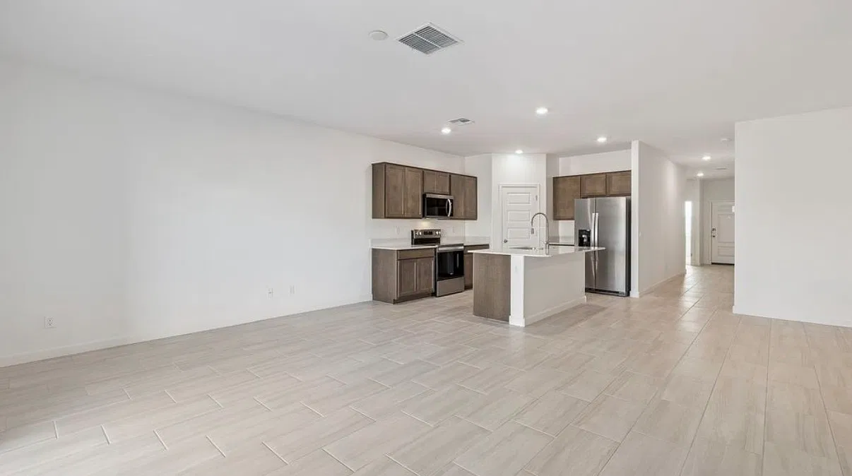 4 bed, 2.5 bath, 1854 sqft, $2,095 — Photo 4